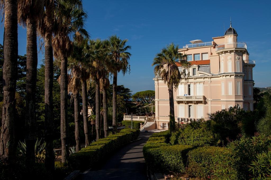 Hotel Les Tourelles Sainte-Maxime Exterior photo