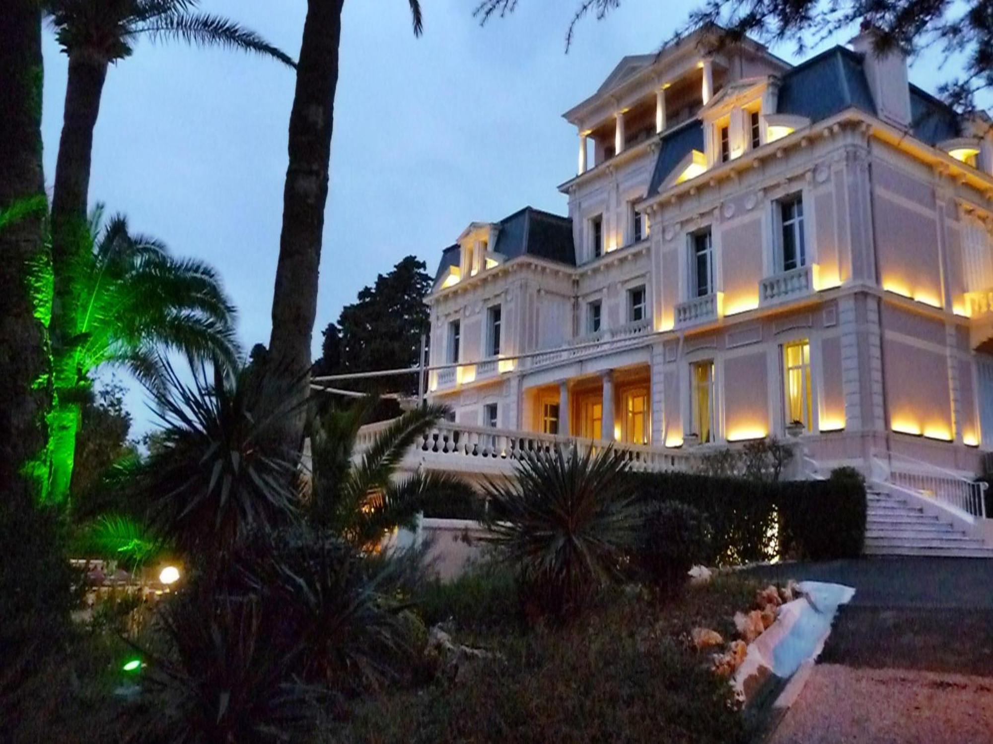 Hotel Les Tourelles Sainte-Maxime Exterior photo